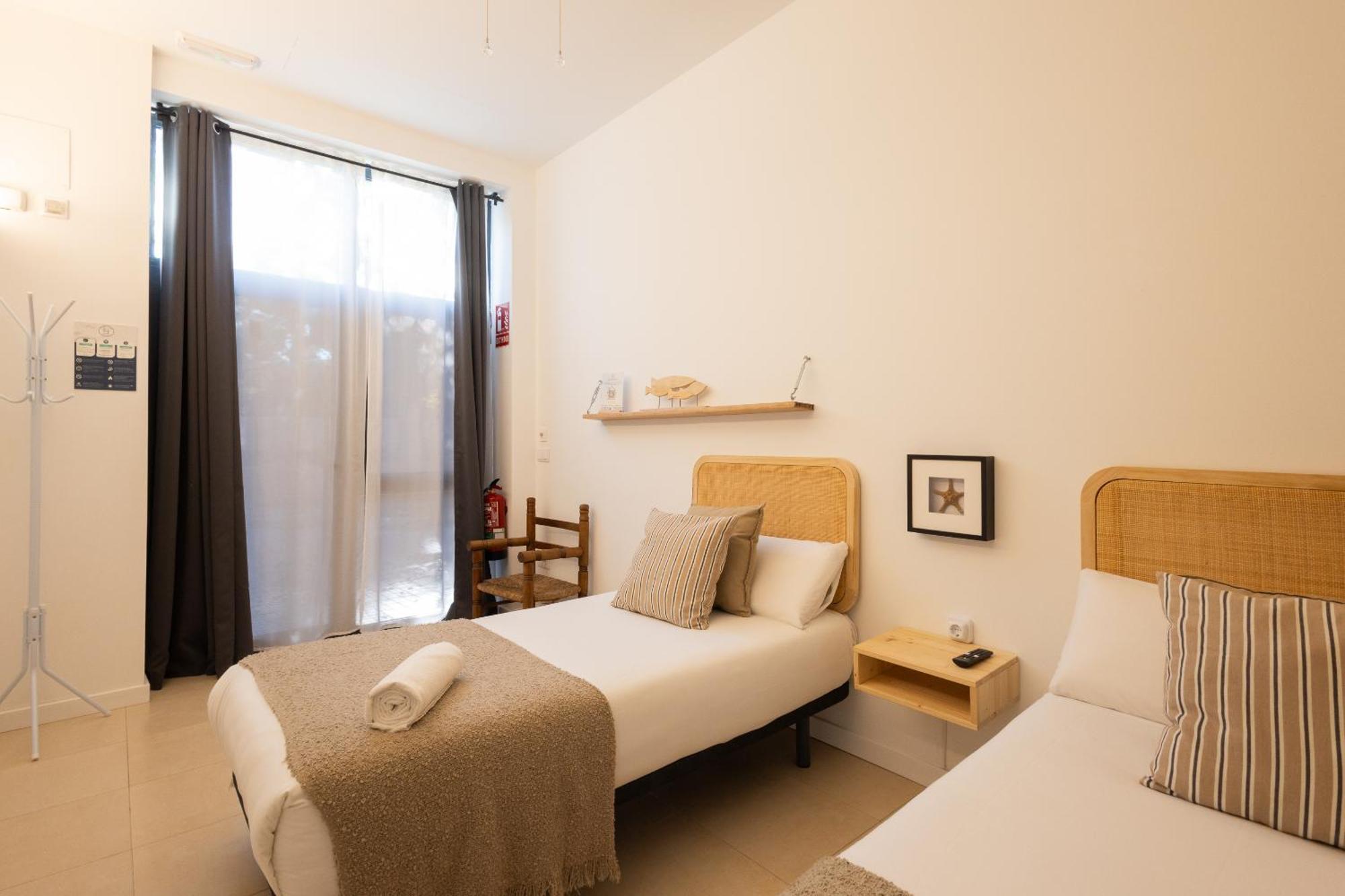 Florit Flats - The Pitiusas Rooms Valencia Exterior photo