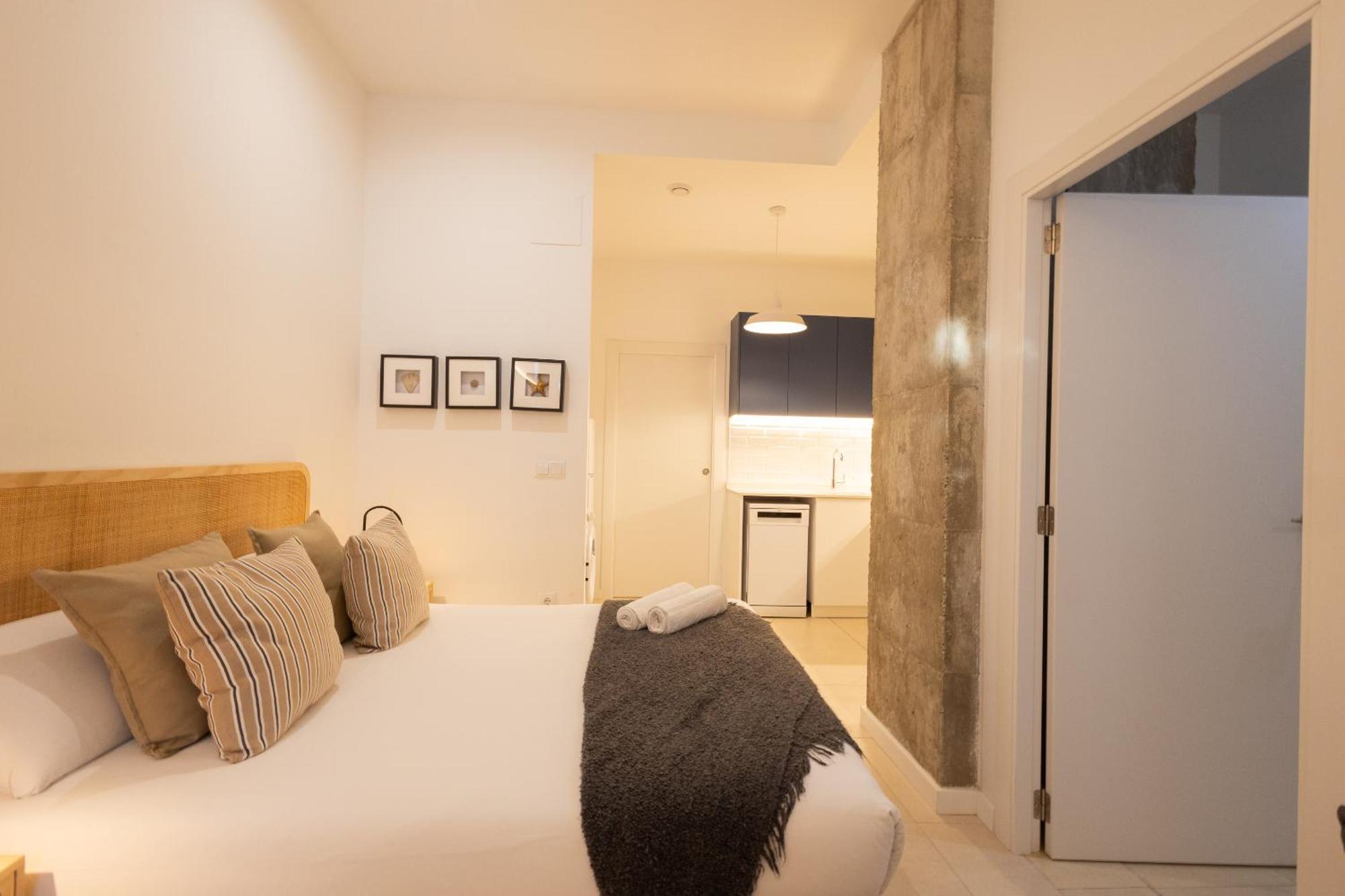 Florit Flats - The Pitiusas Rooms Valencia Exterior photo