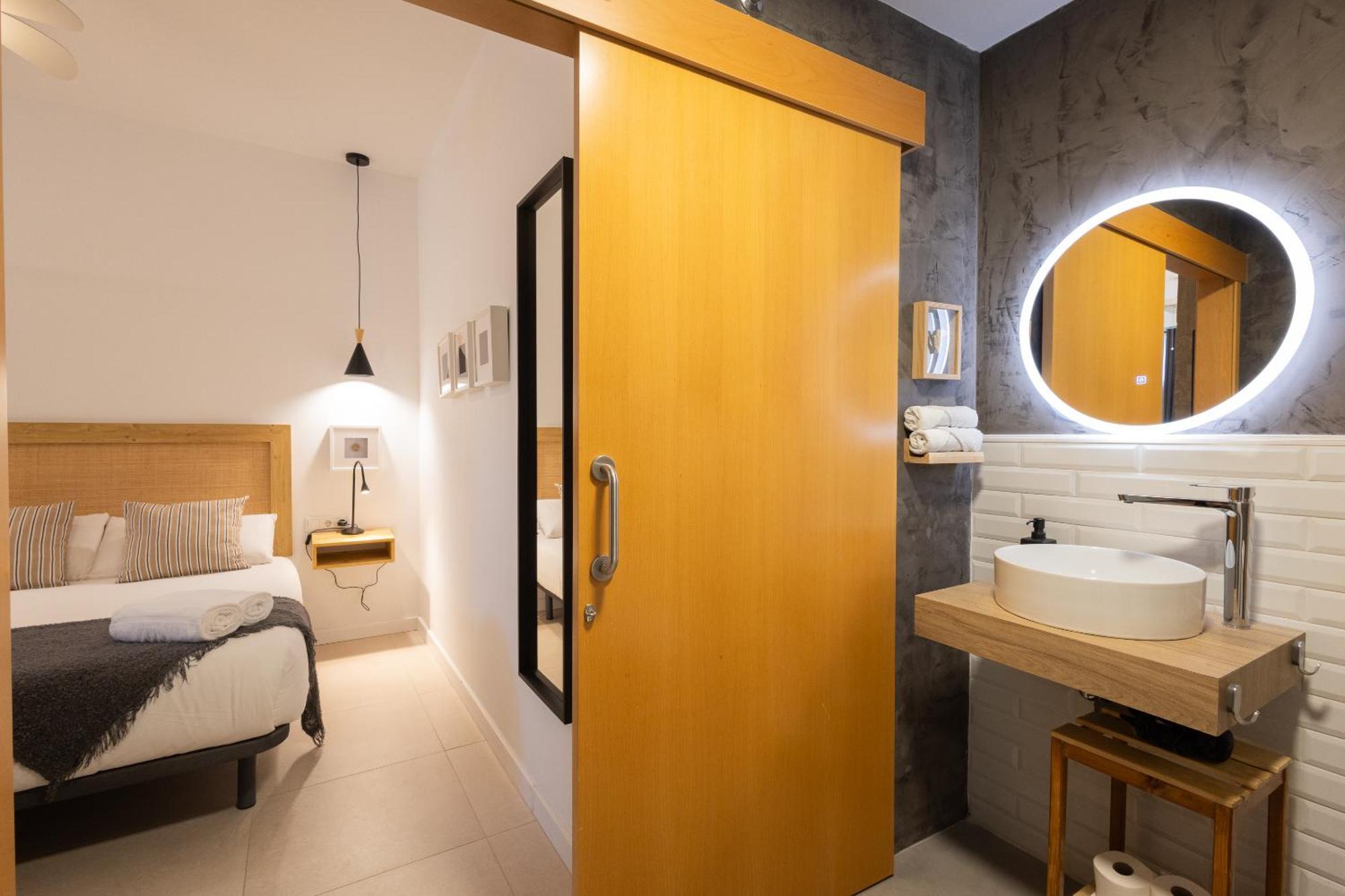 Florit Flats - The Pitiusas Rooms Valencia Exterior photo